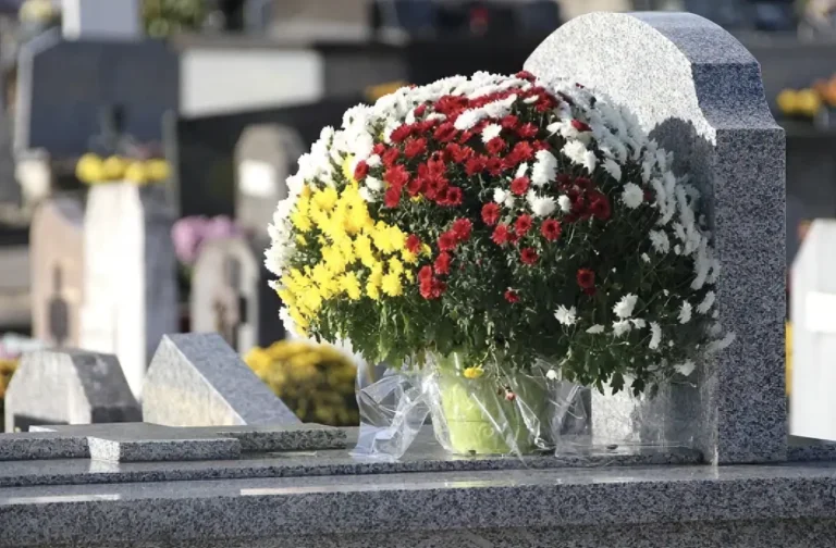 Kapo Sutvarkymas Mamos Dienai Mamos Dienos Proga Kapavietes Tvarkymo Paslauga Eram Service